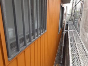 愛知県碧南市の外壁重ね貼り工事の金属サイディング重ね張り後画像④