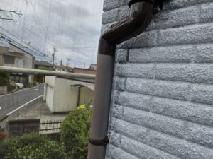 愛知県安城市H様　雨樋下塗り