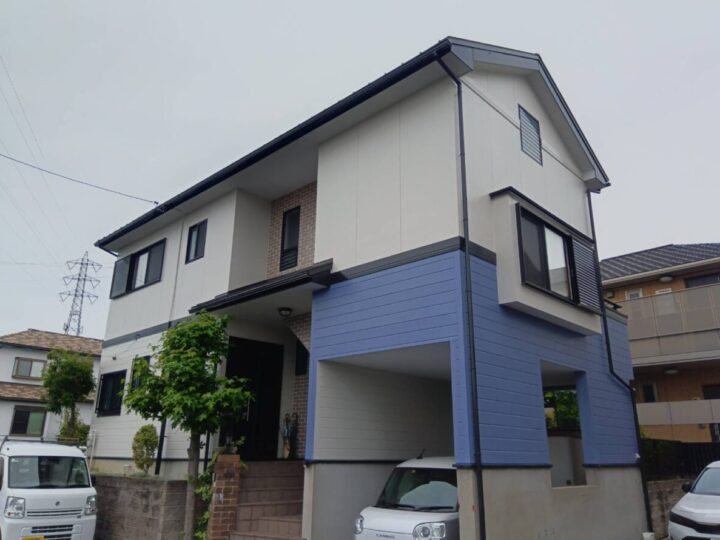 ブルーを差し色にして爽やかな印象に🐬　屋根カバーに無機塗装で耐久性抜群でしばらくご安心です✨　｜愛知県知立市　M様邸｜愛知県安城市、西尾市の塗り替え屋本舗　1105