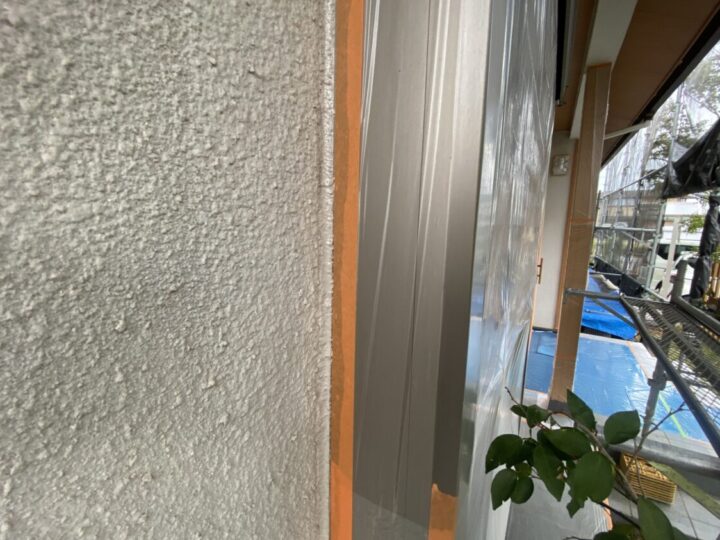 サッシ廻りシーリング打ち増し 作業③