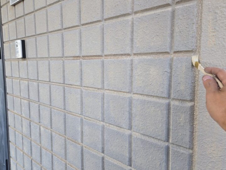 シーリング改修打ち増し作業①