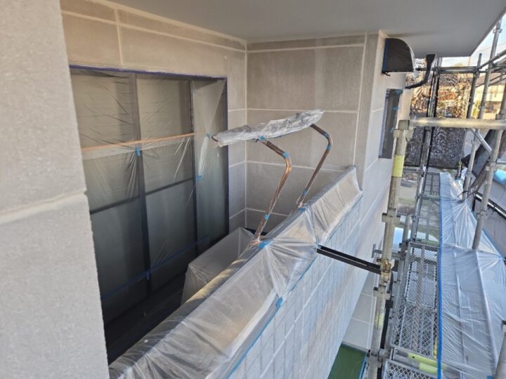 外壁下塗り後①