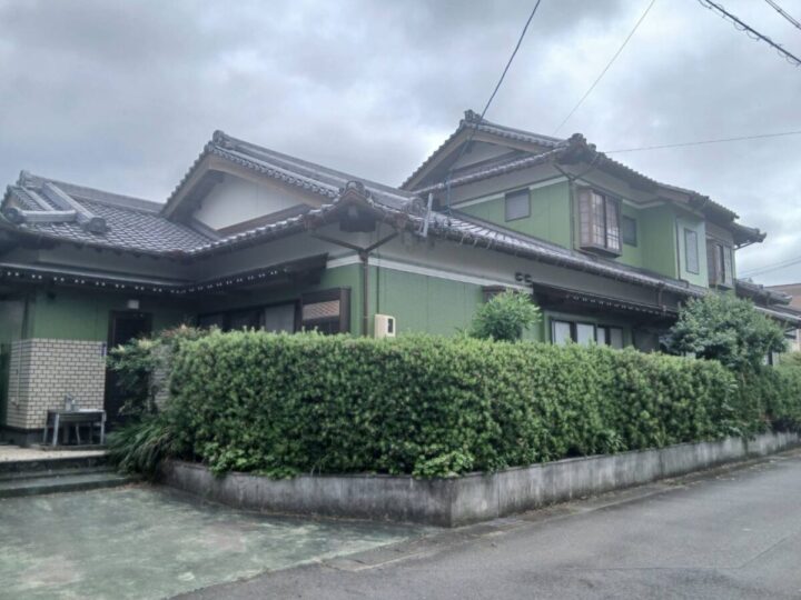 伝統の佇まいを引き立てる、こだわりのグリーン外壁🍃　｜愛知県知立市　N様邸｜愛知県安城市、西尾市の塗り替え屋本舗　1183