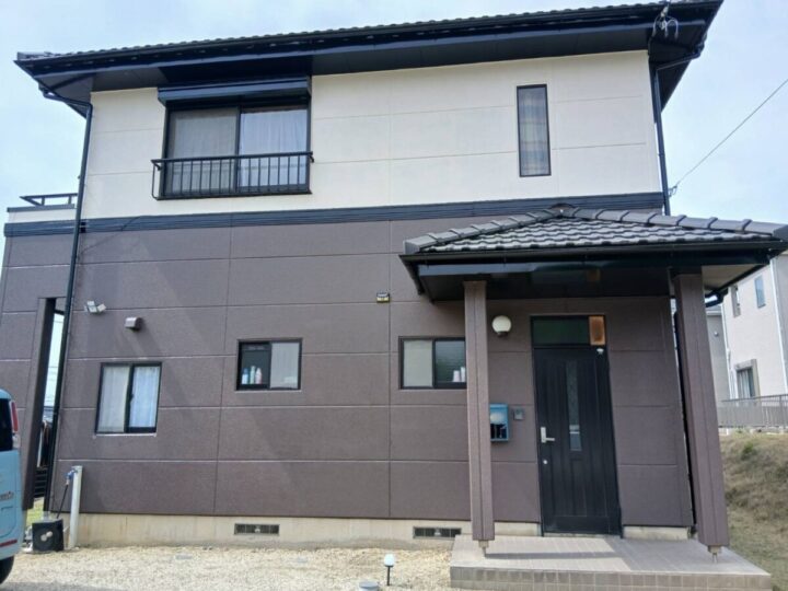 落ち着きのあるツートンカラーで上品な外観に✨愛知県碧南市 S様邸｜塗り替え屋本舗　1182