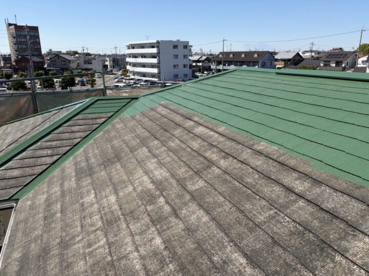 屋根塗装の中塗り