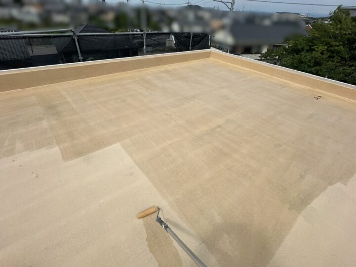 屋上トップコート作業①